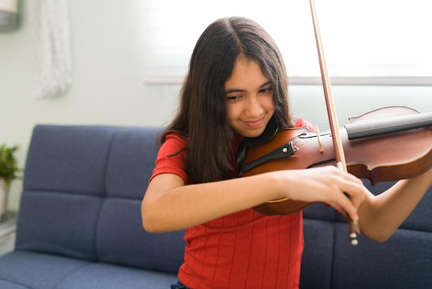 Master the Violin from Home with Online Lessons