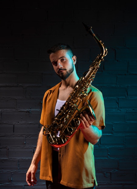 Master the Art of Saxophone Lessons Playing with Expert Guidance