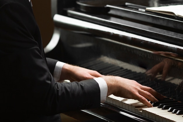 Discover the Joy of Learning Piano at Our School